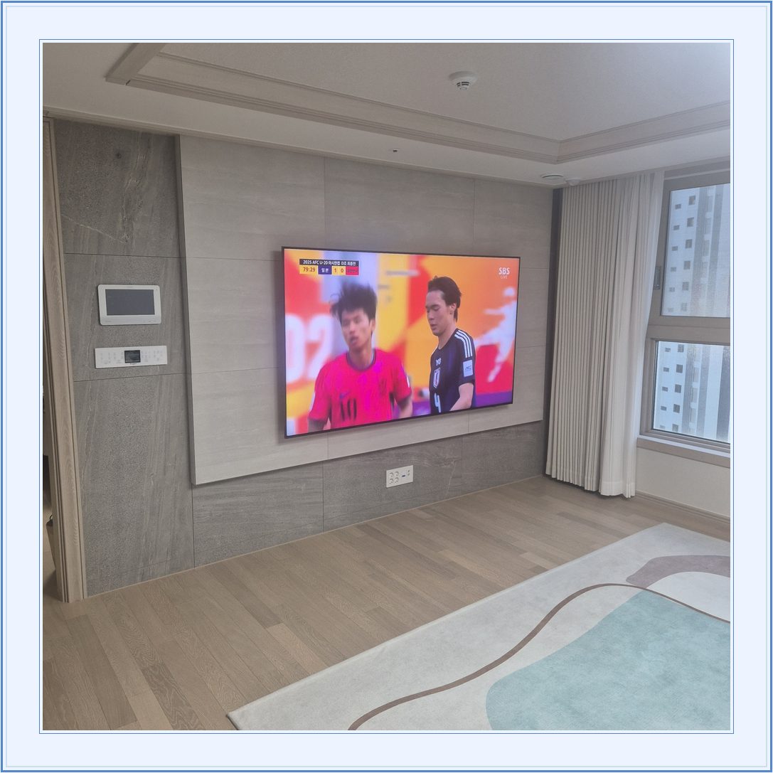 벽걸이TV 설치 참고 사진 21-2, TV와 벽면 배치