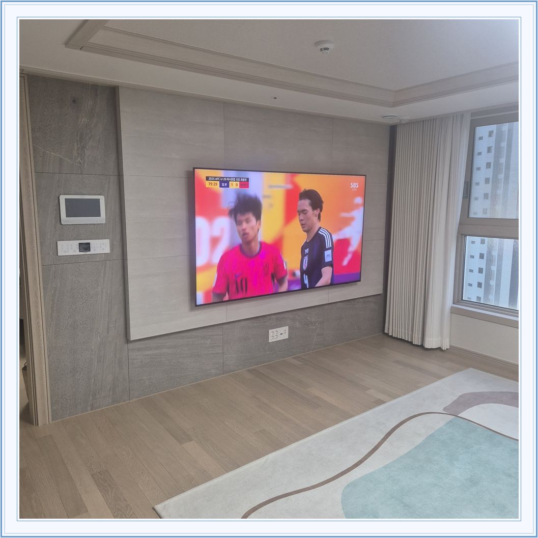 벽걸이TV 설치 참고 사진 42-3, TV와 벽면 배치